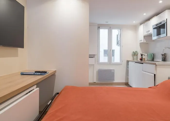 Lavie Maison Parisian Aircon Gem